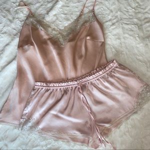 💲⬇️ Victoria’s Secret satin lace pajama set